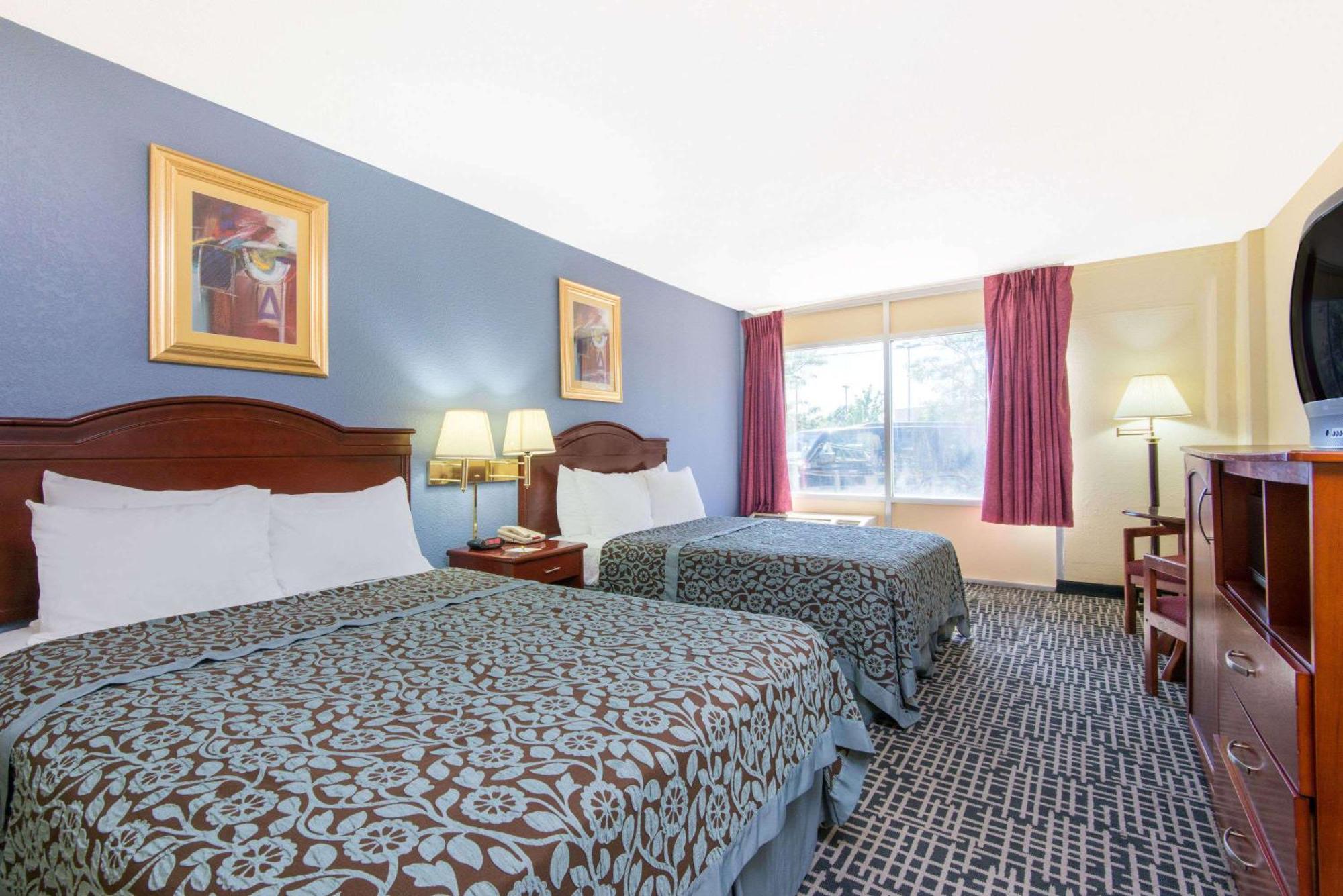 Days Inn & Suites By Wyndham Wichita East Esterno foto